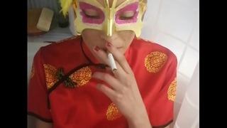 Mijo bebendo e fumando asiática gisha