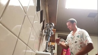 Pirocudo Cabeçudo Mijando