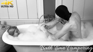 Bath Time Pampering för Lady Dalia och en gyllene belöning för slav!