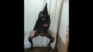 | Halloween Arabisk häxa som sprutar i mitt badrum