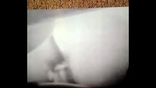 Looped Відео Gfs Дочка Емі Витирає Її Пухка Кицька