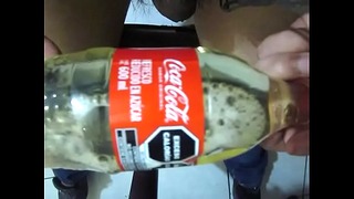 Me Orino En Una Botella