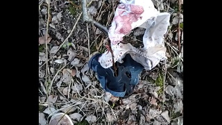 Auf Slips Gepisst