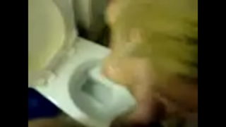 Halsfucking, klask, spytning af min toilettæve del 2