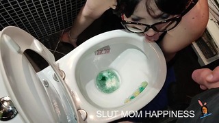 How To Clean A Toilet Bowl