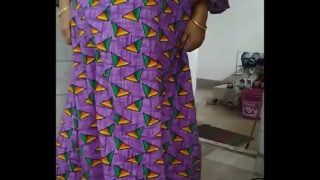 Desi Bhabi Peeing In Toilet