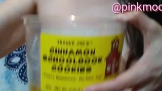 Do You Want A Pee Pee Girl Live Show? Pissing Urine Fetish Chlupatý Pussy Camgirl Loves Urethra Squirt