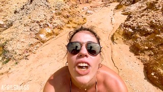 Boire du pipi jaune fort sur la plage publique et du sperme sur mon visage, plages publiques au Brésil