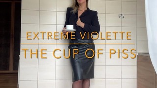 Extrém Violette Van Teasing Akkor Pisi És Squirt -ban A Tál