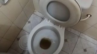 I’m Going To Pee In The Bathroom And I Don’t Fuck Anyone