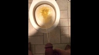 Messy Piss Fountain Into The Toilet