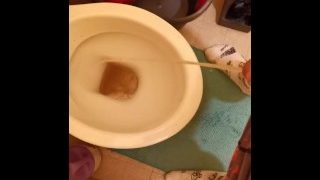 Watch me do a quick pee