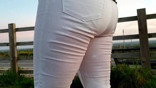 Alice – Wet Myself On A Walk At Sunset. Peed My White Jeans ;