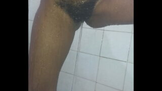 Esposa Mijando No Banho