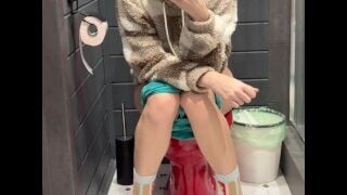 girl pissing on toilet show worship