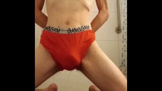 Golden shower in mi red panties