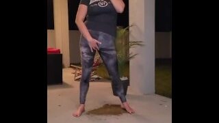 Kinki Redhaed Piss On Herself