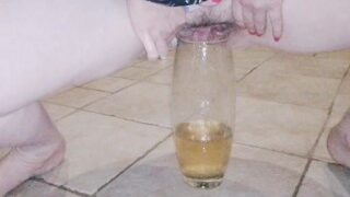 Moaning Angel Power Piss Peeing In Glass