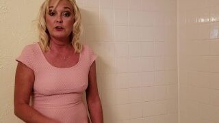 Ms Paris Rose In Pissing For Fun