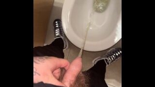 Peeing in work 💦
