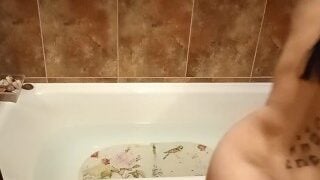 Pissing In Bath