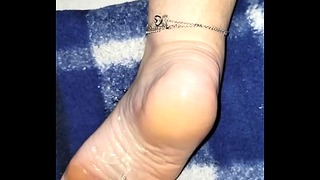 Milf Sonya Likes To Have Her Soles Pissed At