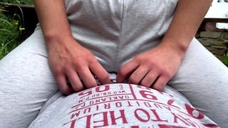 peed leggings on him in public park (risky) he cums & piss on me
