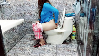 Indian Stepsister Pissing And Masturbating While Taking a Shower