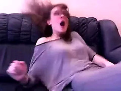 Camgirl can’t stop squirting