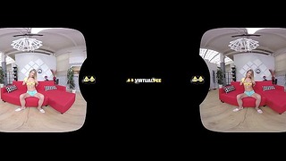 Pissing VR Blonde Claudia