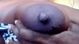AMATEUR EBONY PEE WHILE  MASTERBATE SHAVE PUSSY