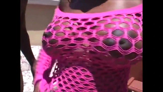 Babe Takes A Piss On The Roof