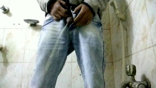 Man pissing compilation 🍌💦