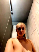 Crazy squirting and fucking in the gym
